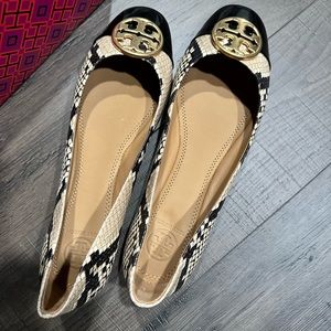 Tory Burch Chelsea cap-toe ballet flat